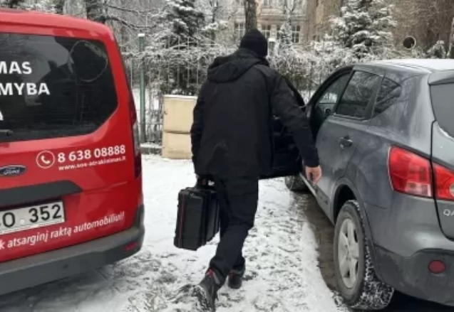 automobilio-dureliu-atrakinimas